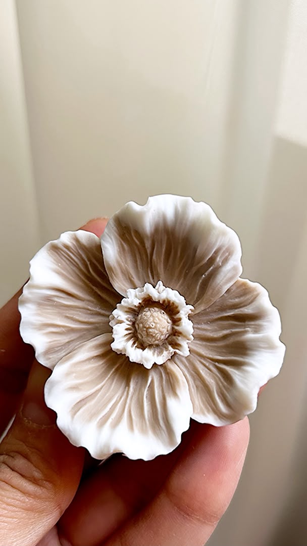 قالب گل آلوینا
